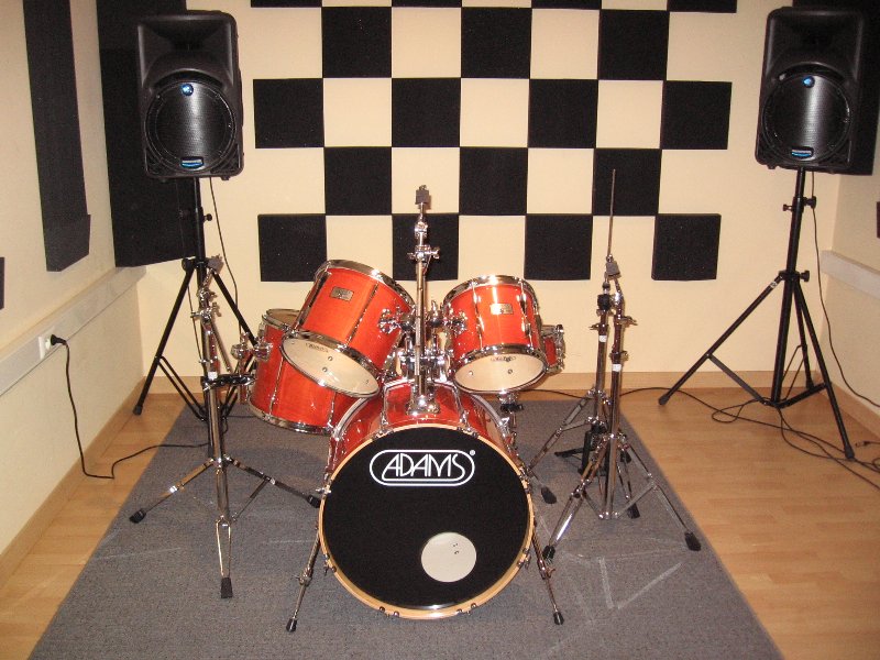 Drummen bij Studio 100