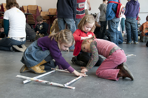 Ongelooflijke constructies maken ... met papier en plakband!